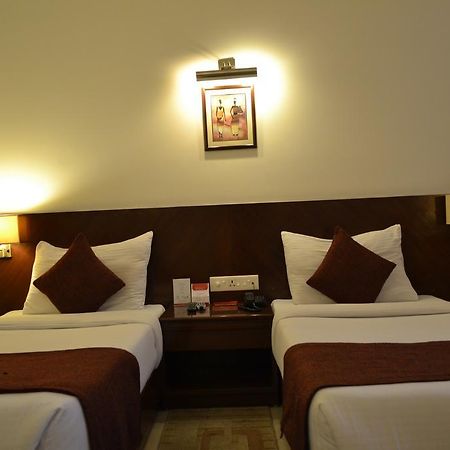 Hotel Sobti Continental Rudrapur Dış mekan fotoğraf